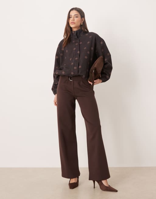 ASOS DESIGN – Jeansjacke in Schokobraun mit Stehkragen und Polka Dots, 2 von 4