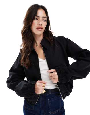 ASOS DESIGN - Jeansjacke in Schwarz mit Ballonsaum