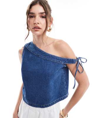 ASOS DESIGN - Jeansoberteil in Mittelblau mit One-Shoulder-Träger