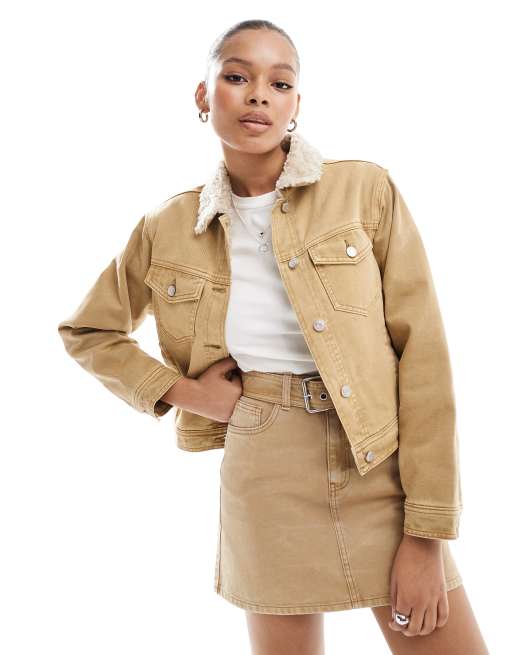 ASOS DESIGN – Jeansowa kurtka ze sztucznym kożuszkiem w spranym kolorze camelowym, część zestawu