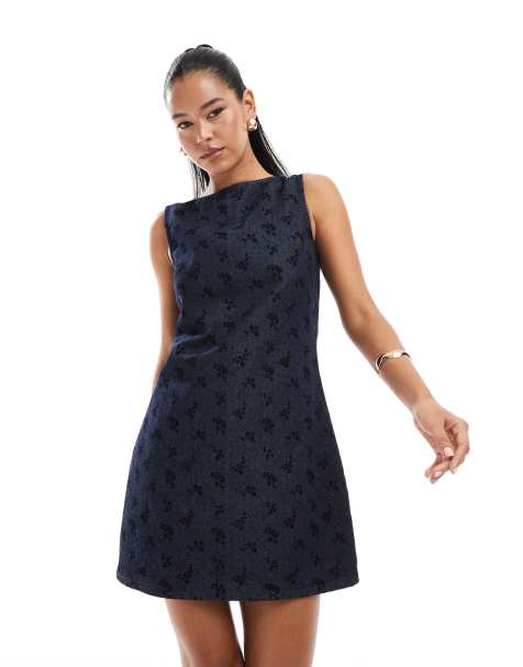 ASOS DESIGN – Jeansowa sukienka o prostym kroju w drobny flokowany kwiatowy wzór - view 1