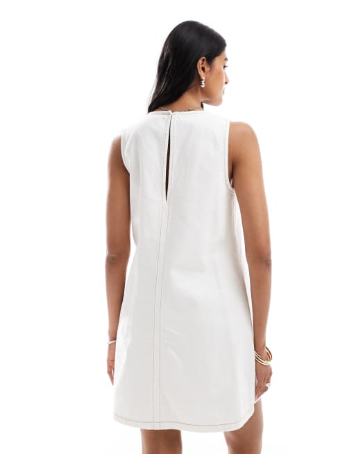 ASOS DESIGN – Jeansowa sukienka trapezowa mini w kolorze ecru, 3 z 4
