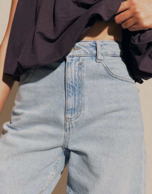 ASOS DESIGN jeansowe baggy bermudy w jasnoniebieskim denimie, 4 z 5