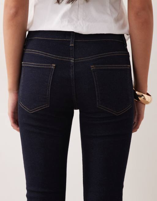 ASOS DESIGN – Jeansowe spodnie capri ze stretchem w kolorze indygo, 5 z 5