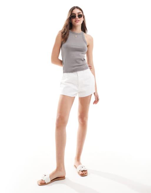 ASOS DESIGN – Jeansshorts in A-Linie in Weiß