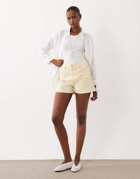 ASOS DESIGN – Jeansshorts in Buttermilchgelb mit hohem Bund - view 1