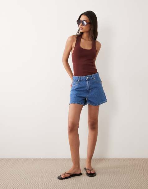 ASOS DESIGN – Jeansshorts in Mittelblau mit hohem Bund - view 1