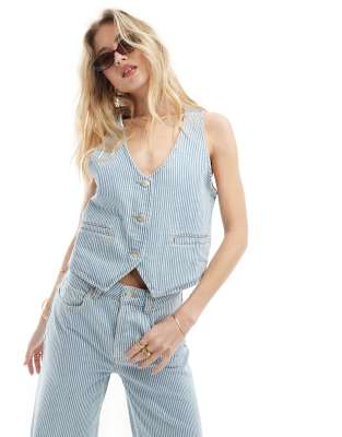 ASOS DESIGN - Jeansweste in gestreiftem Hellblau, Kombiteil