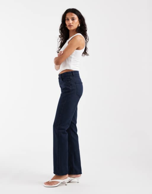 ASOS DESIGN – Jeansy o prostym kroju w stylu lat 90. w spranym granatowym kolorze, 3 z 5