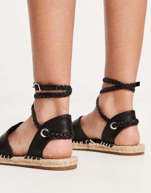 hoe te gebruiken influenza kapsel ASOS DESIGN - Jelly - Espadrille-sandalen met touwtjes en brede pasvorm in  zwart | ASOS