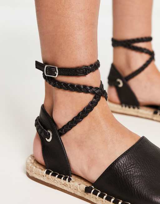 hoe te gebruiken influenza kapsel ASOS DESIGN - Jelly - Espadrille-sandalen met touwtjes en brede pasvorm in  zwart | ASOS