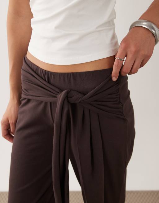 ASOS DESIGN jersey-buksesæt med knudedetalje i siden i plum, 4 af 5