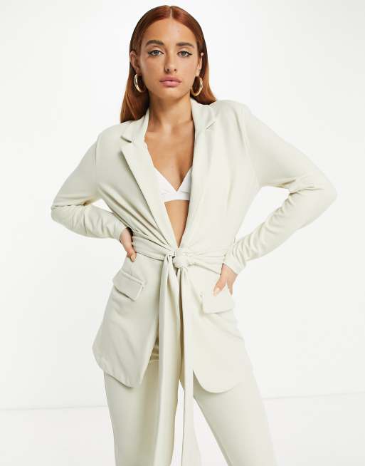 ASOS DESIGN - Jersey colbert met gestrikte obi-taille in ivoorkleur