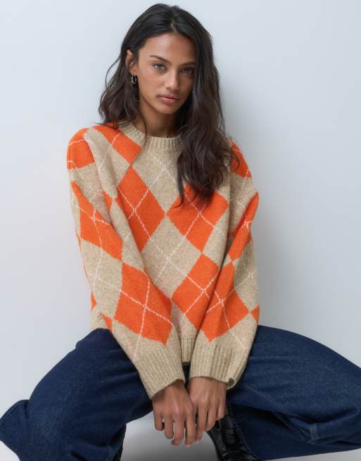 ASOS DESIGN - Conjunto de rombos color camel y naranja de bufanda y jersey con cuello redondo, 3 de 3