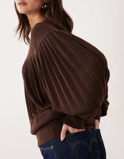 ASOS DESIGN - Jersey de punto con cuello redondo, pliegues y manga larga en chocolate, 3 de 4