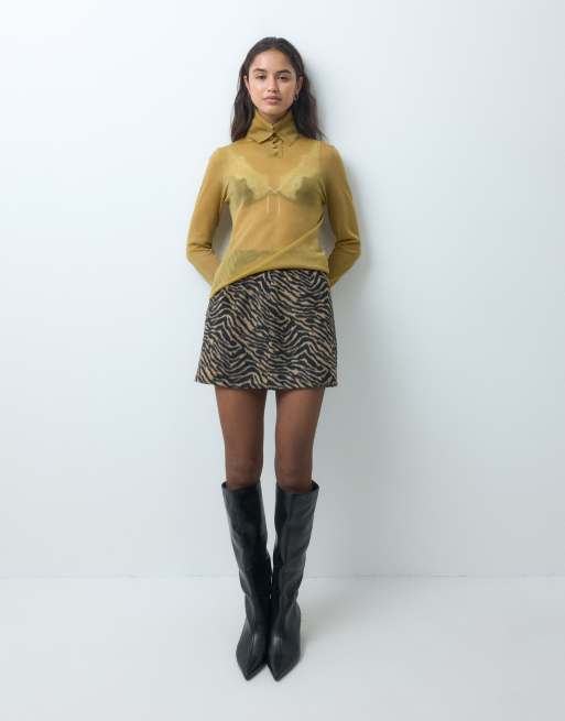 ASOS DESIGN - jersey de punto transparente con botones y cuello vuelto en ocre, 2 de 9