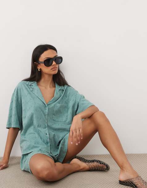 ASOS DESIGN – Jersey-Hemdbluse in verwaschenem Blau mit Lochstickerei, Kragen und Knopfleiste - view 1