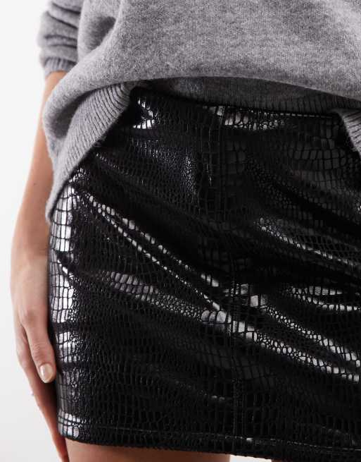 ASOS DESIGN jersey miniskort i læderlook med krokopræg i sort, 4 af 5