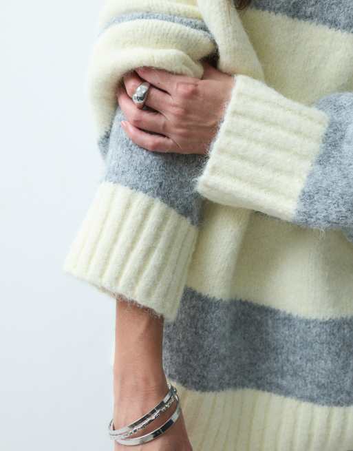 ASOS DESIGN - Jersey oversize de pelo suave a rayas color buttermilk y gris, 3 de 4