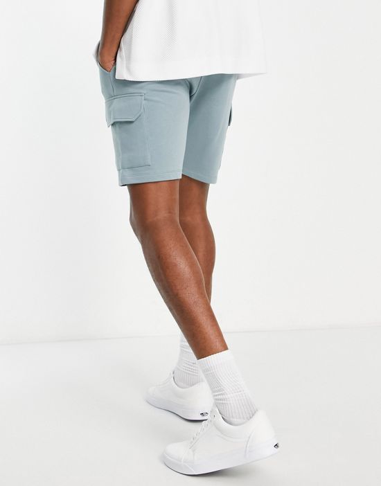 https://images.asos-media.com/products/asos-design-jersey-shorts-with-cargo-pockets-in-gray/201710919-2?$n_550w$&wid=550&fit=constrain