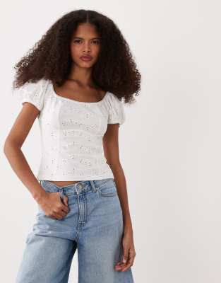 ASOS DESIGN - Jersey-T-Shirt im Milchmädchen-Design in Weiß mit Lochstickerei und Puffärmeln