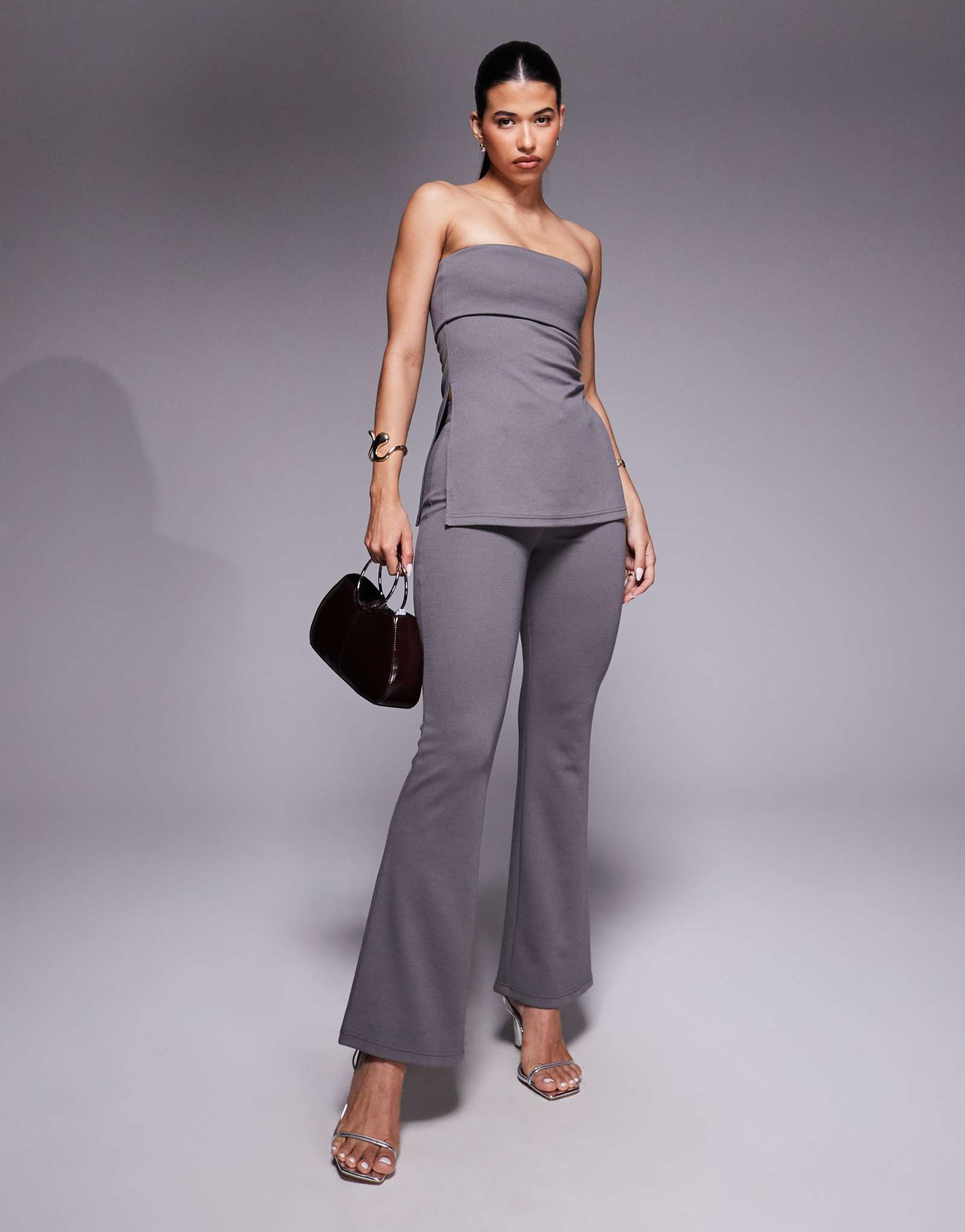 ДИЗАЙНЕРСКИЕ брюки-клеш из трикотажной саржи ASOS темно-серого цвета - часть комплекта