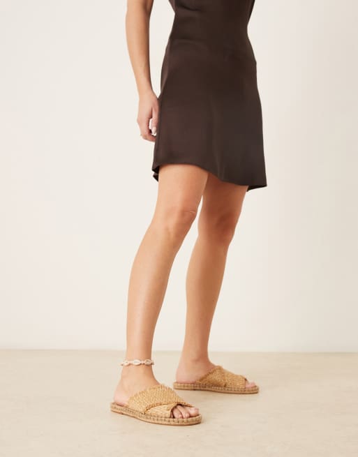 ASOS DESIGN - Joella - Espadrilles con fascette incrociate in rafia puntinata oro, 2 di 4