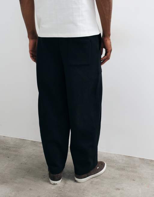 ASOS DESIGN jogger balloon extragrande con bolsillos estilo militar y pinzas en negro, 3 de 9