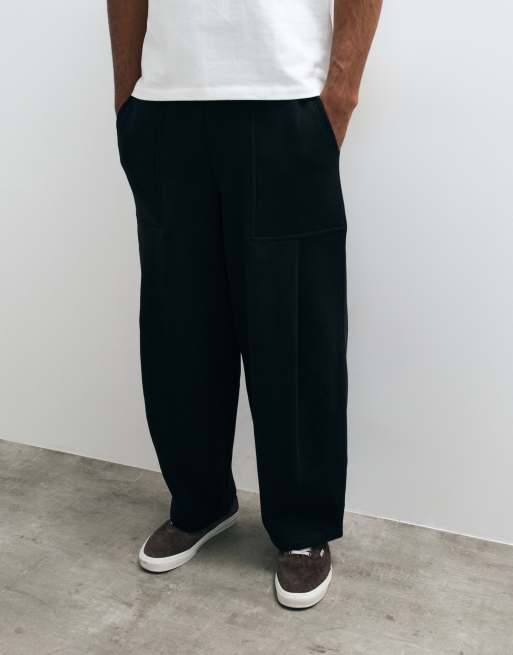 ASOS DESIGN jogger balloon extragrande con bolsillos estilo militar y pinzas en negro, 4 de 9