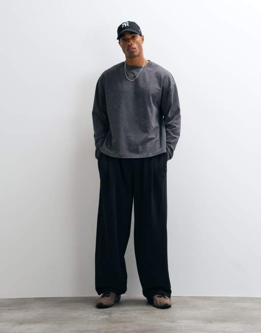 ASOS DESIGN jogger barrel à plis avec cordon élastique en noir délavé, 2 de 5