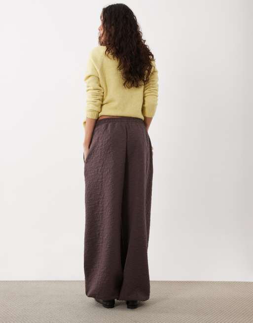 ASOS DESIGN - jogger de corte relajado con textura jacquard de conjunto en marrón, 5 de 5