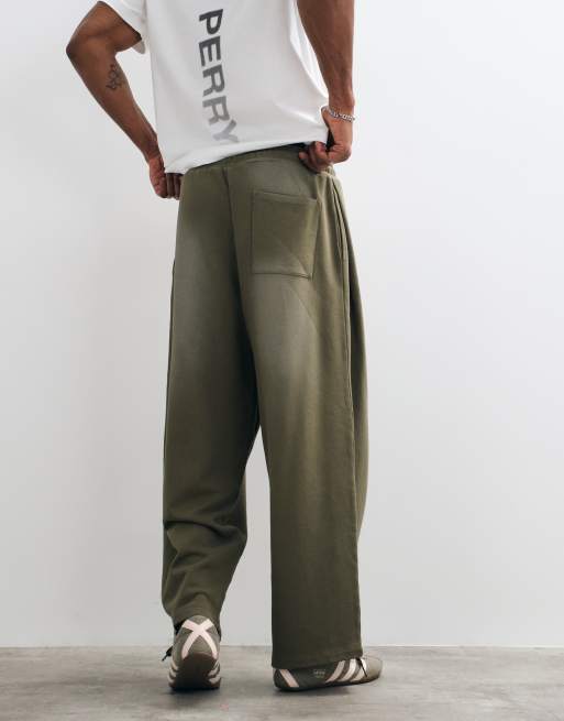 ASOS DESIGN jogger extragrande tipo balloon con pliegues y lavado spray en caqui, 5 de 9