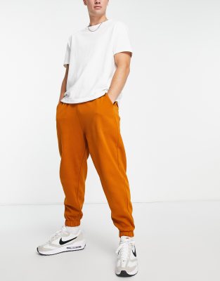 jogger orange