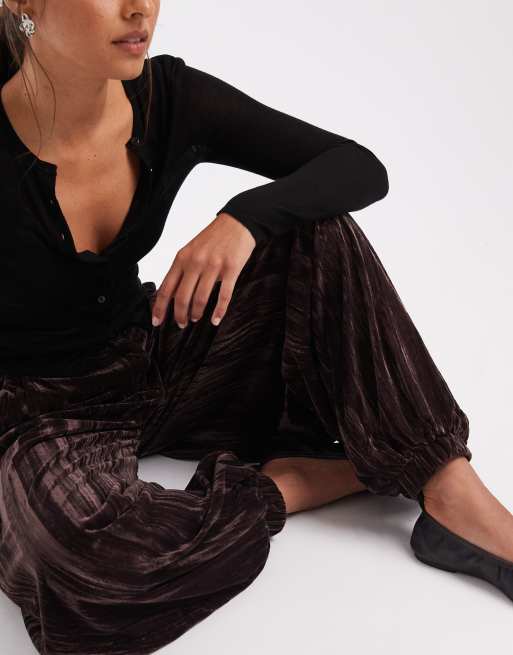 ASOS DESIGN jogger sartoriale in velluto stropicciato marrone, 5 di 5