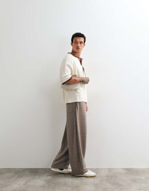 ASOS DESIGN - Joggers beis extragrandes de corte globo con pinzas laterales de tejido texturizado, 2 de 5