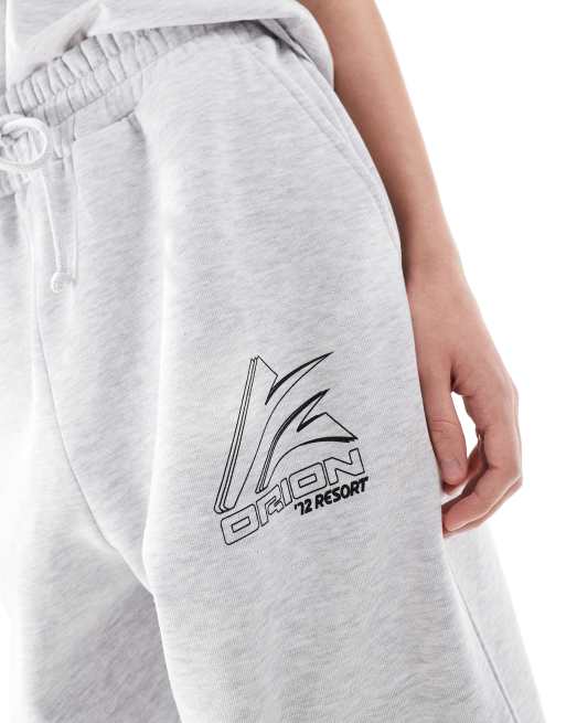 ASOS DESIGN - Joggers grigio mélange con logo sportivo in coordinato, 3 di 5