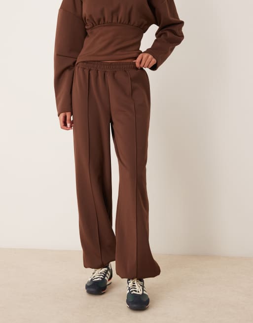 ASOS DESIGN - Joggers marrone in tessuto effetto scuba con rovescio spazzolato, 3 di 5