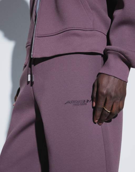 ASOS DESIGN joggers med brede ben i scuba-lignende stof og broderi i brun, 5 af 5