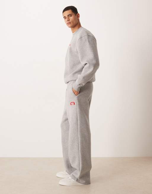 ASOS DESIGN - Joggers oversize a palloncino con pinces grigio mélange con ricamo in coordinato, 3 di 5