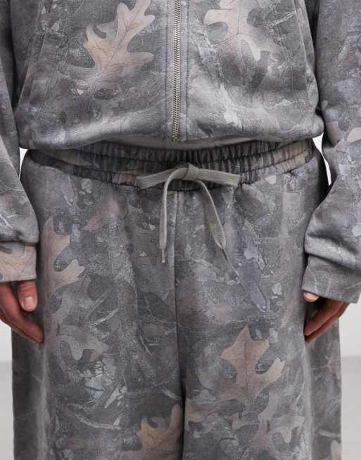ASOS DESIGN - Joggers oversize a palloncino marrone slavato mimetico in coordinato, 4 di 5