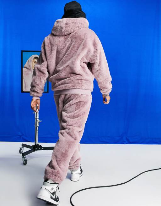 ASOS DESIGN - Joggers oversize in pelliccia sintetica rosa in coordinato, 3 di 4