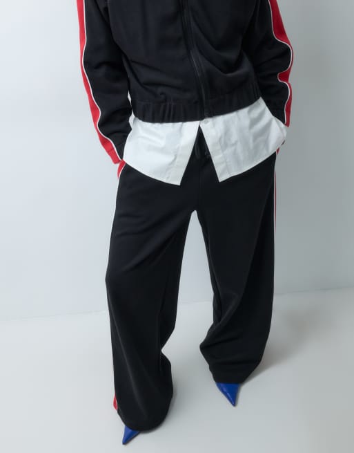 ASOS DESIGN joggers sportivi in piqué con pannelli rossi e neri, 2 di 5