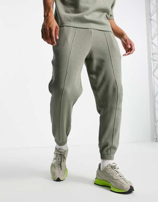 ASOS DESIGN – Joggersy bojówki ze zwężanymi nogawkami z materiału o waflowej fakturze w kolorze khaki, część zestawu