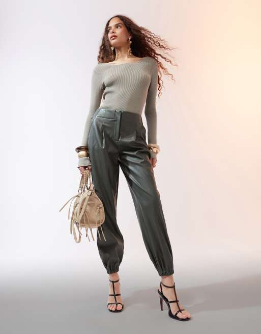 ASOS DESIGN – Joggersy z imitacji skóry w kolorze khaki