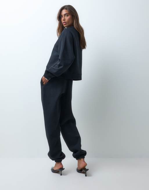 ASOS DESIGN joggingbroek met omslag in zwart, 3 van 5
