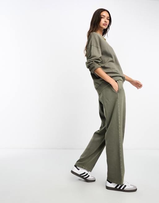 ASOS DESIGN - Joggingbroek met rechte pijpen in kaki met wassing