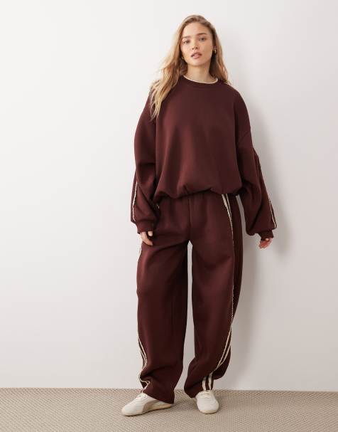 ASOS DESIGN - Joggingbroek met wijde pijpen en gehaakt kanten detail in chocoladebruin, deel van co-ord set - view 1