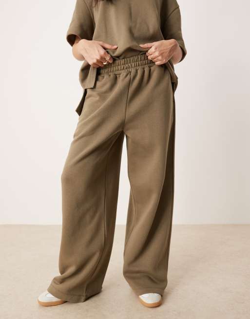 ASOS DESIGN - Joggingbroek met wijde pijpen in kaki, deel van co-ord set, 2 van 5