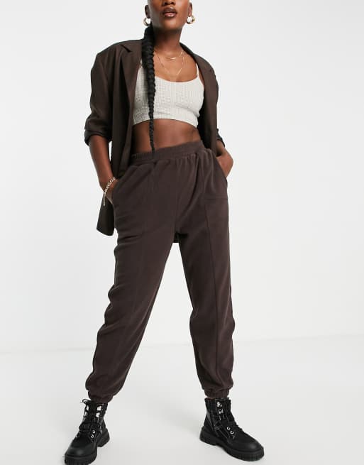 ASOS DESIGN - Joggingbroek van fleece in chocoladekleur