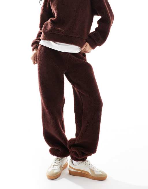 ASOS DESIGN Jogginghose aus Teddyfell in Schokobraun mit Bundchen Kombiteil ASOS